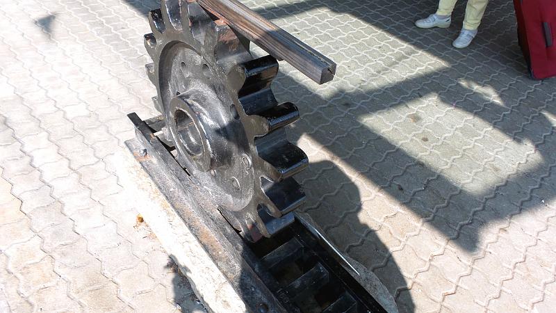 Jenbach-Hbf-rack-pinion-2015-07-15 09.04.55